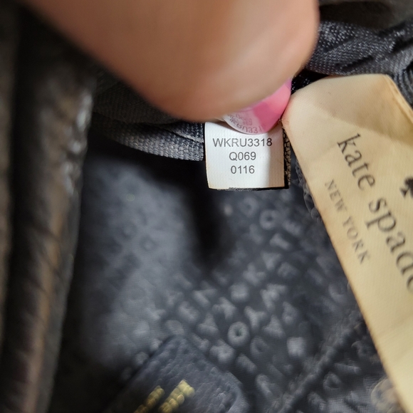 KATE SPADE Grey Street Mindy black pebbled leather tassel crossbody camera bag - Picture 8 of 10